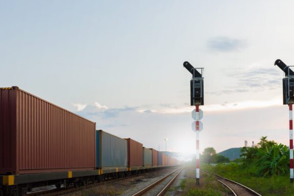 Línea de ferrocarril Eteu Containers